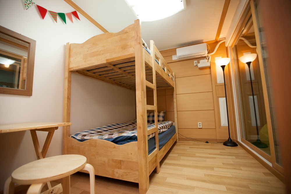 The Blossom Yeonnam Guesthouse Seoul Bagian luar foto