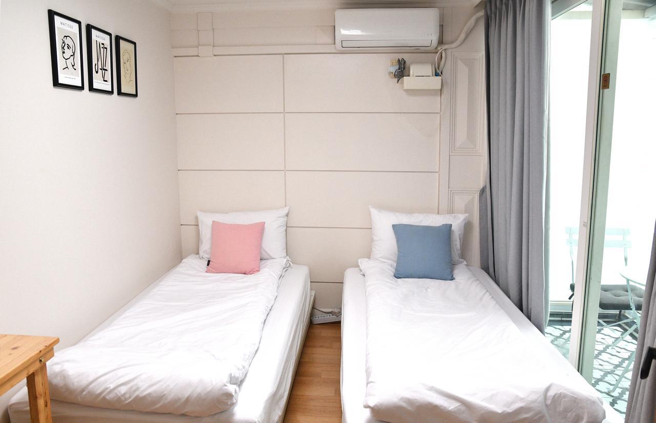 The Blossom Yeonnam Guesthouse Seoul Bagian luar foto