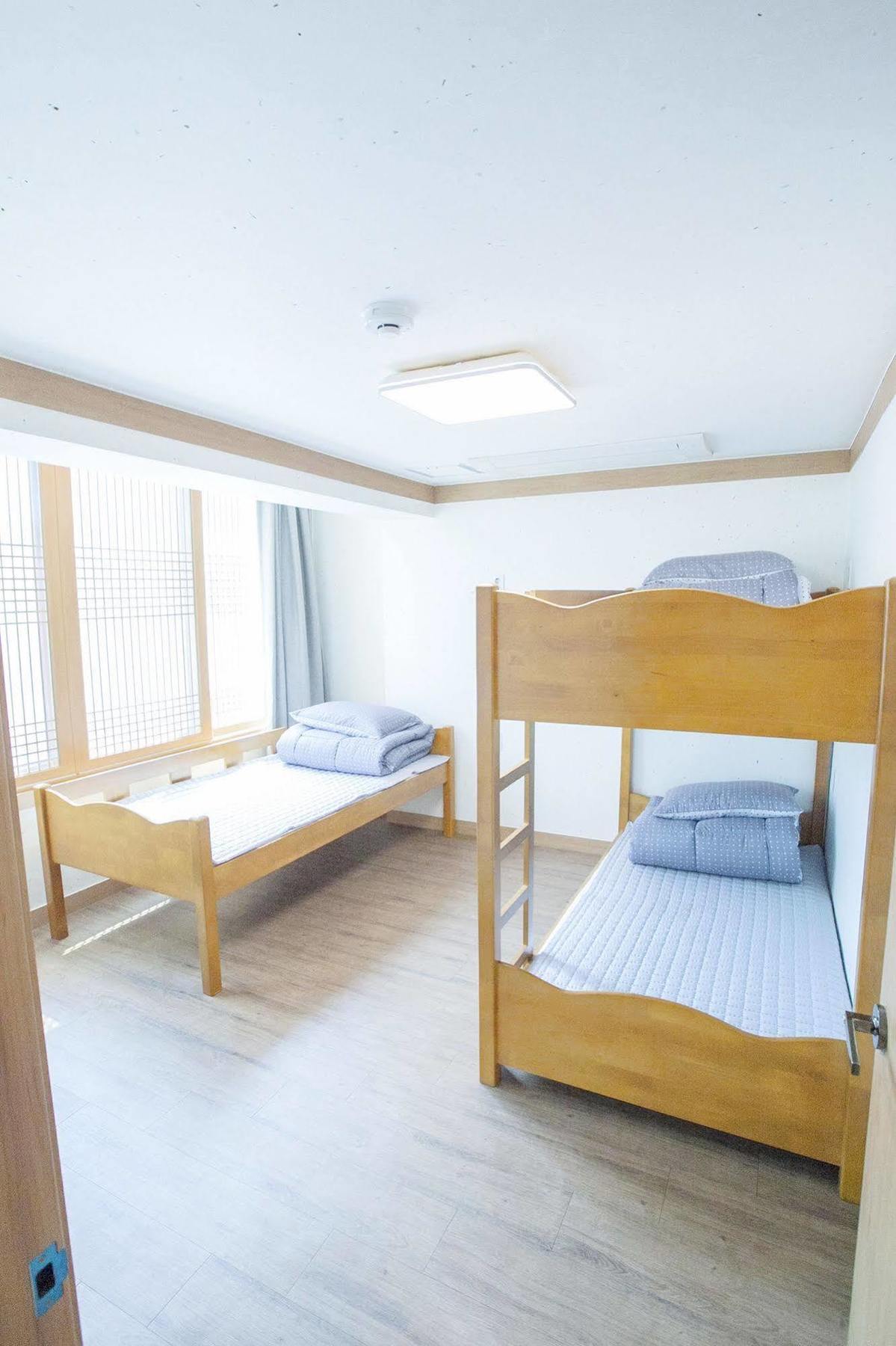 The Blossom Yeonnam Guesthouse Seoul Bagian luar foto