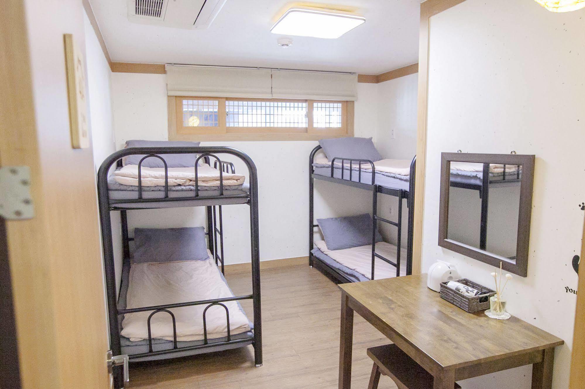 The Blossom Yeonnam Guesthouse Seoul Bagian luar foto