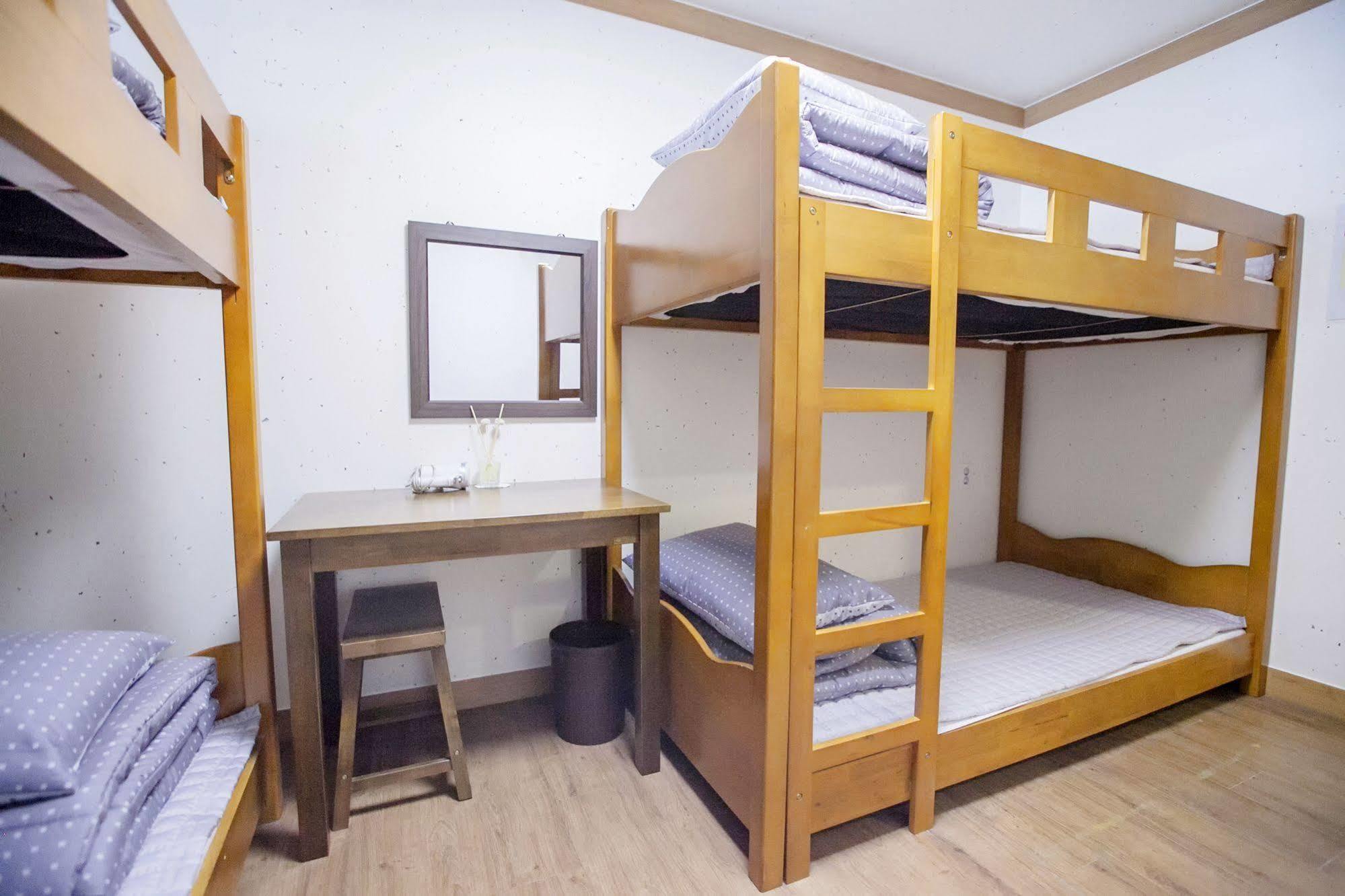 The Blossom Yeonnam Guesthouse Seoul Bagian luar foto